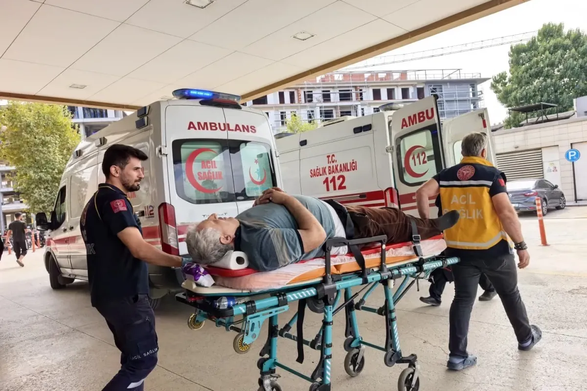 İnegöl’de çatıdan düşen kişi ağır yaralandı