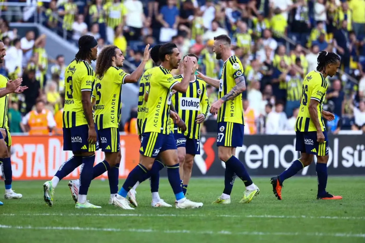 Fenerbahçe’de 13 futbolcu milli mesaide
