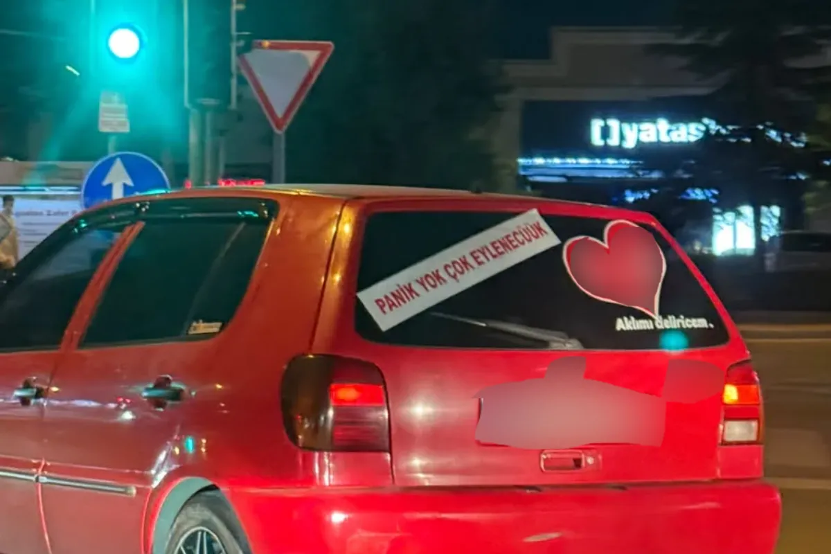 İnegöl'de yazıyı gören dönüp bir daha baktı
