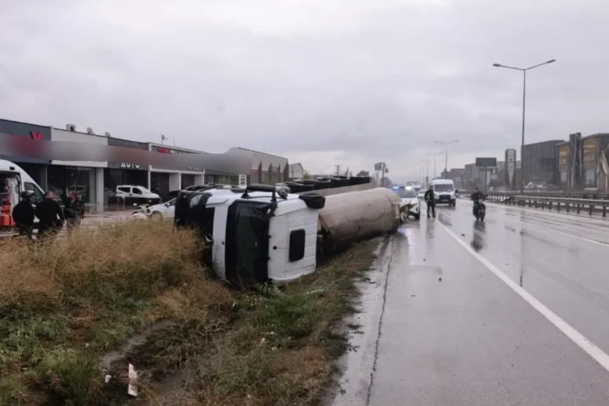 İnegöl’de tanker devrildi! Ekipler alarma geçti