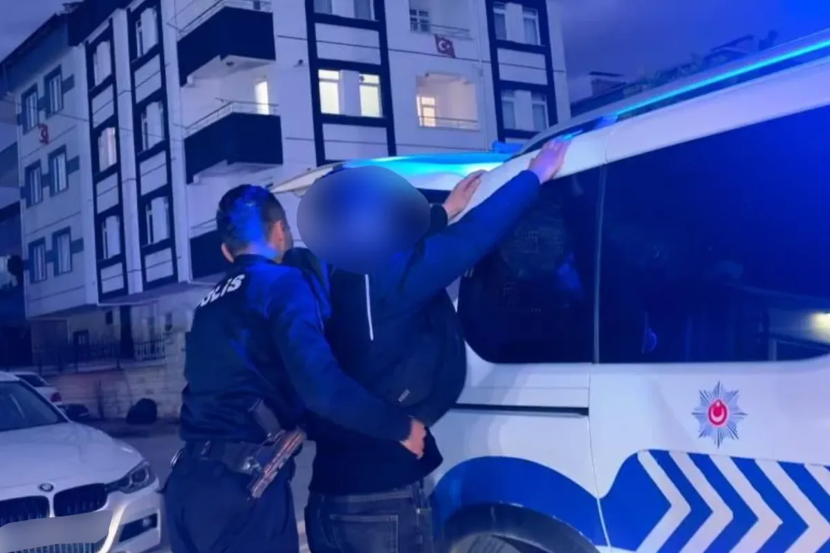 İnegöl’de ehliyet sınavında kopya düzeneğiyle yakalandı!