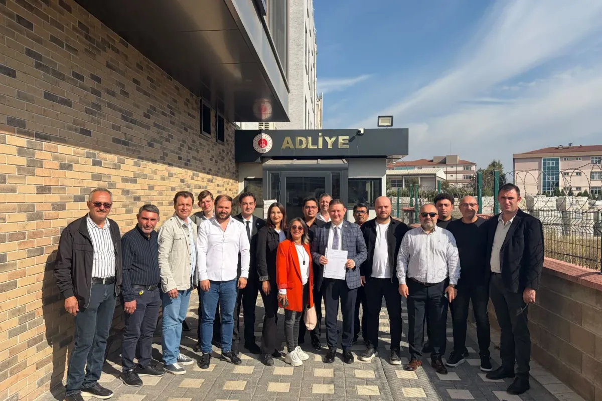 YENİ Parti İnegöl'de Erkan Dönmez mazbatasını aldı