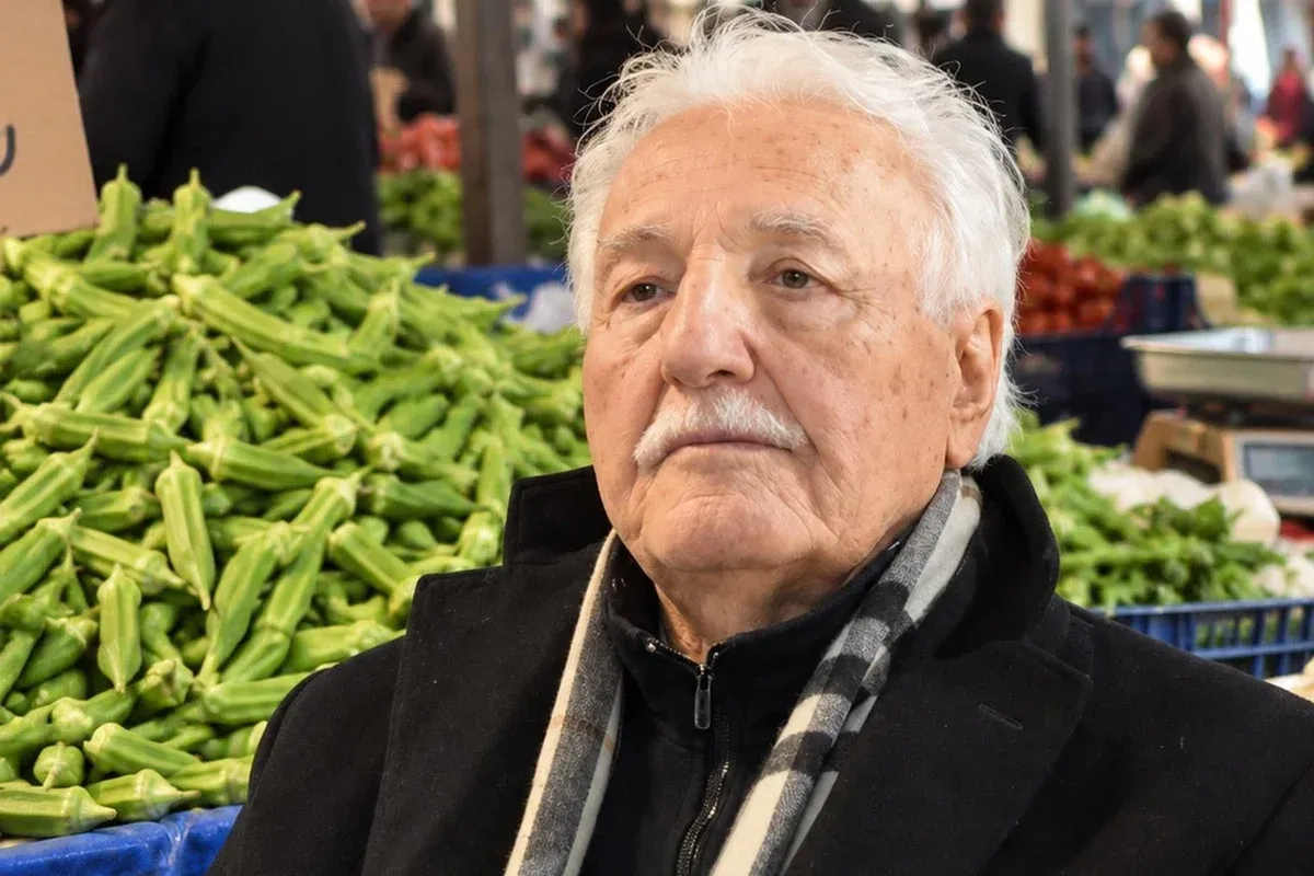 Dört dönem bakanlık yaptı! Pazarda bamyayı alamadı