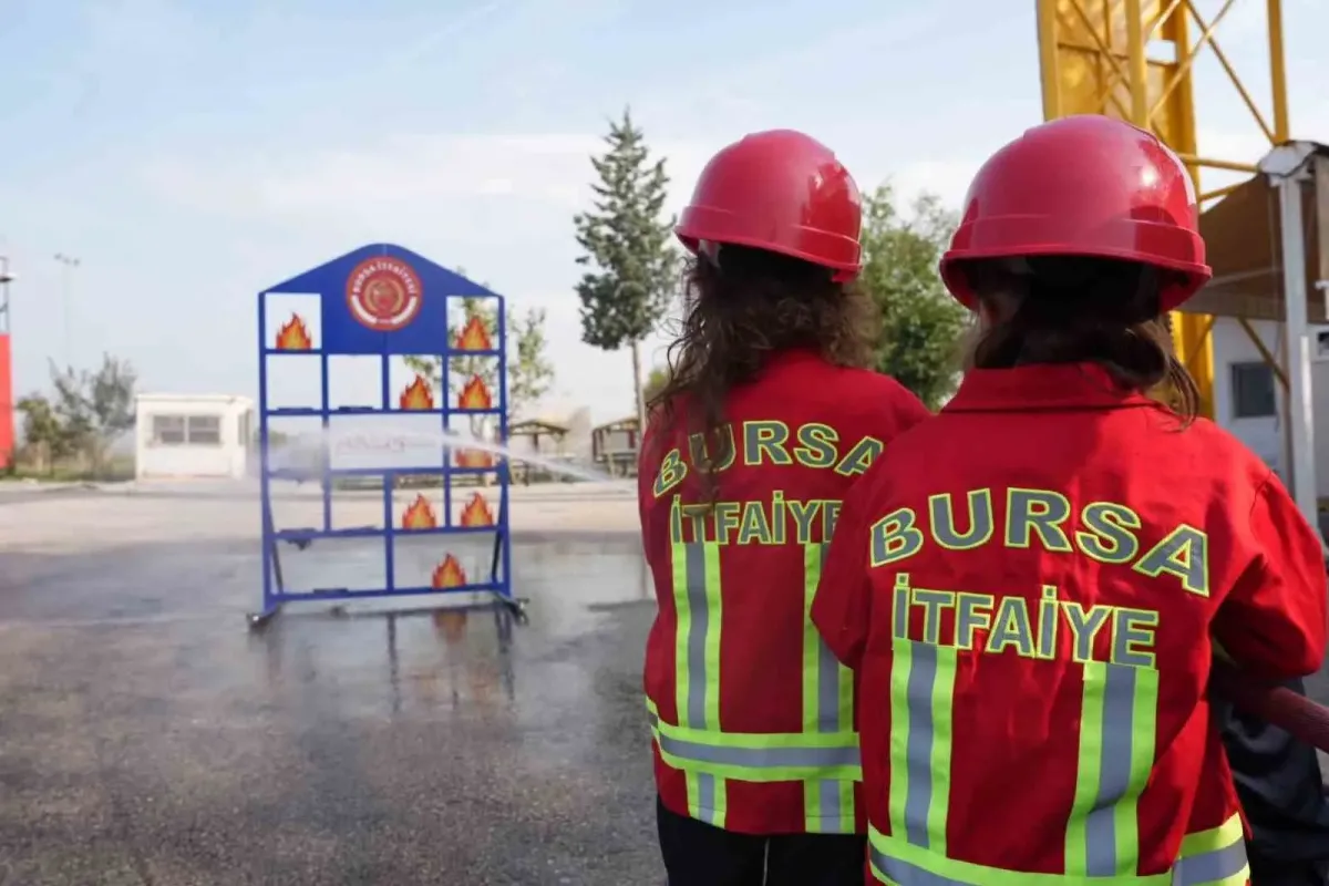 Bursa İtfaiyesi’nden geleceğin nesillerine yangın güvenliği eğitimi