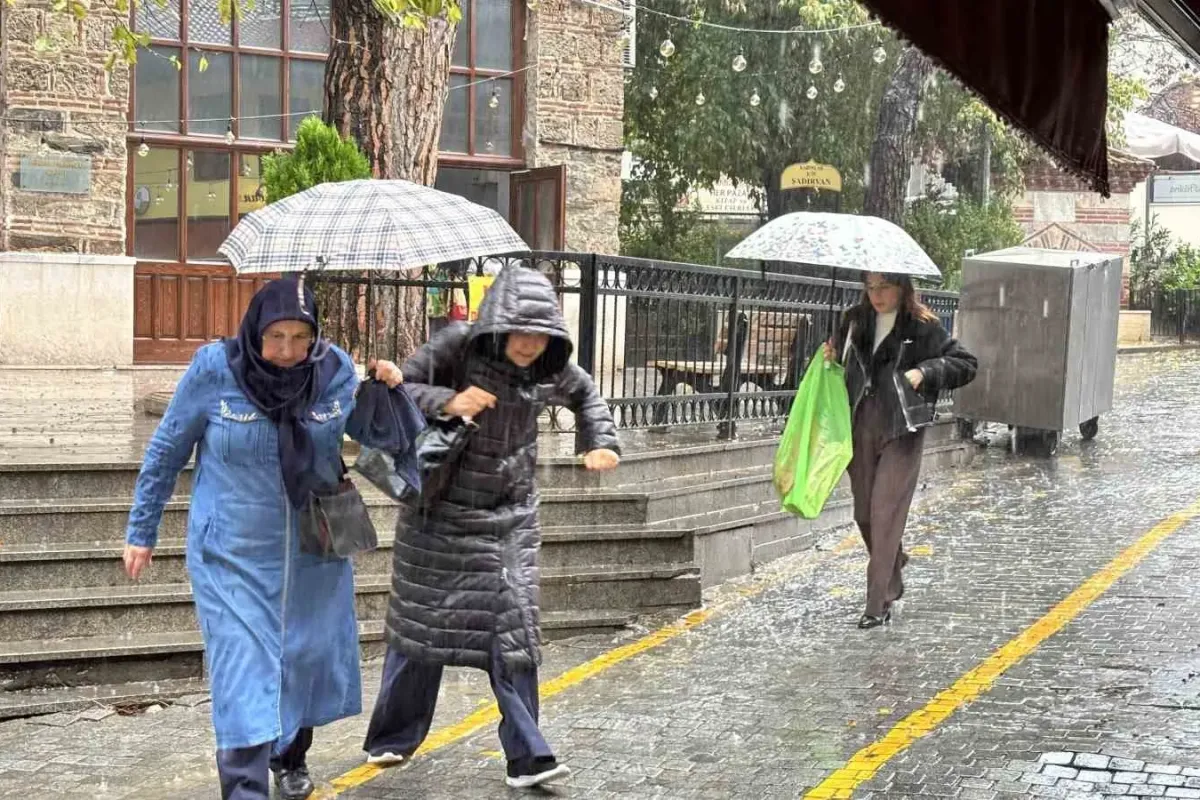 Bursa’da sağanak başladı fırtına uyarısı geldi: Rüzgar 80 kilometreye ulaşacak