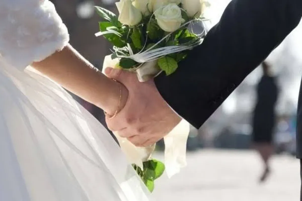 Damada öyle bir hediye verdi ki! Düğünde herkes güldü