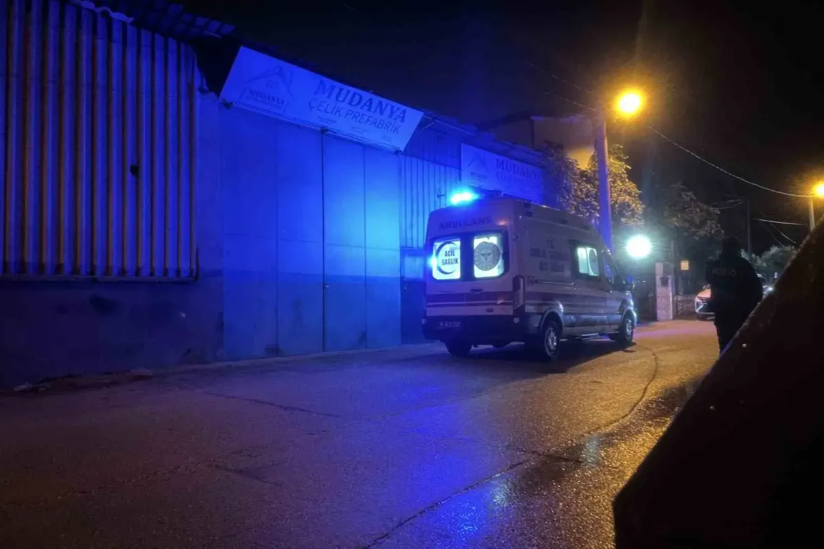 Bursa’da iş yerinin çatısından düşen adam öldü
