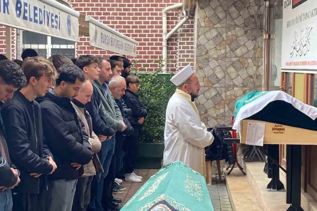18 yaşındaki genç gözyaşları arasında toprağa verildi