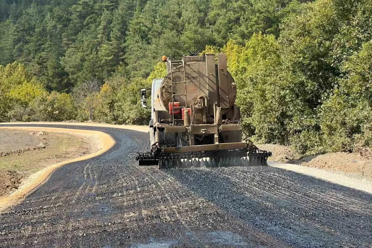 Büyükşehir, Osmangazi’de 10 kilometrelik yolu yeniledi