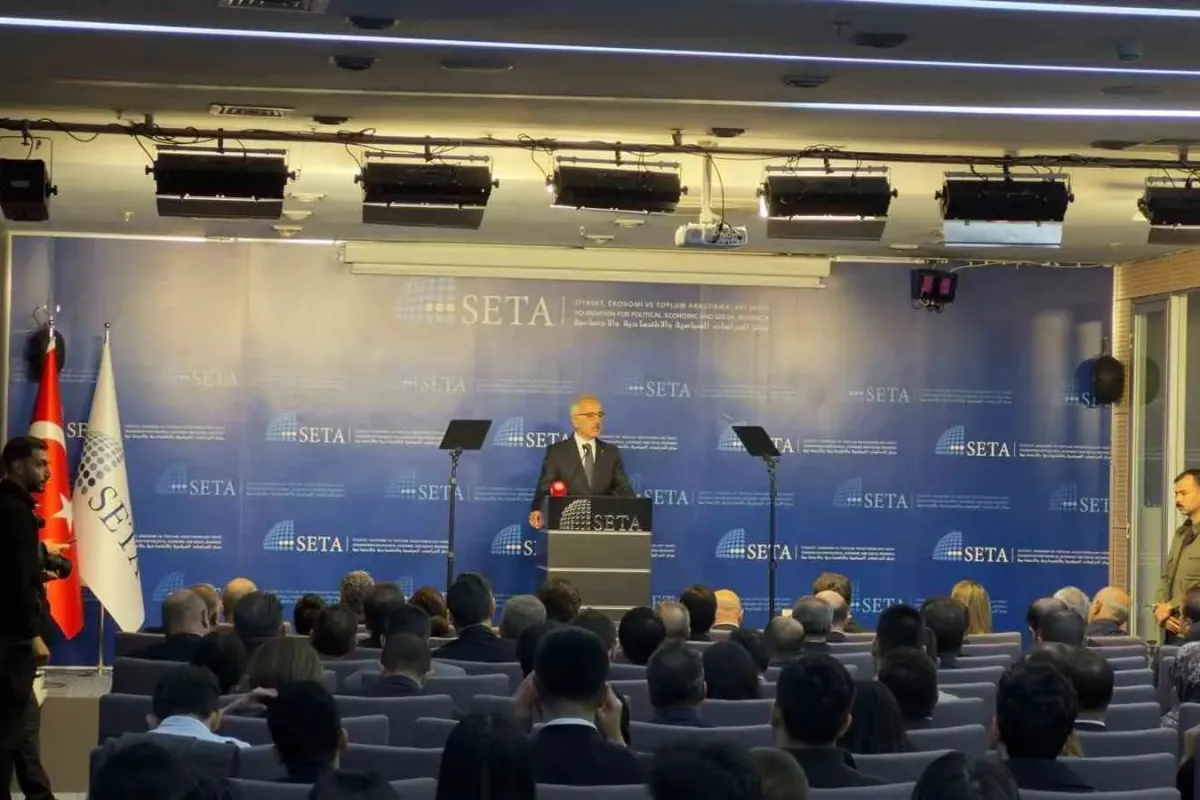 Bakan Uraloğlu: (Kalkınma Yolu Projesi) "Ülkemiz açısından projenin 10 yıllık periyotta ekonomimize yaklaşık 55 milyar dolarlık katkı sağlamasını öngörüyoruz"