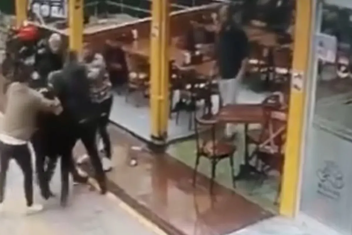 'Modern Sülün Osman'a Esnaf Dayağı!
