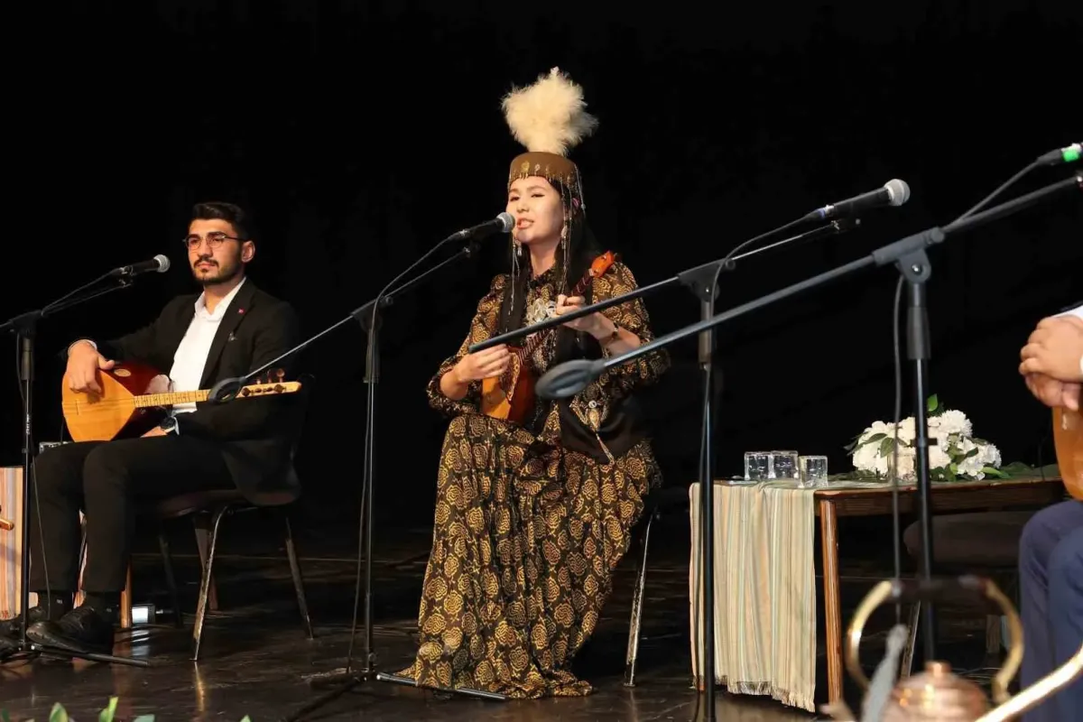 Türk dünyasının ozanları Gaziantep’te buluştu