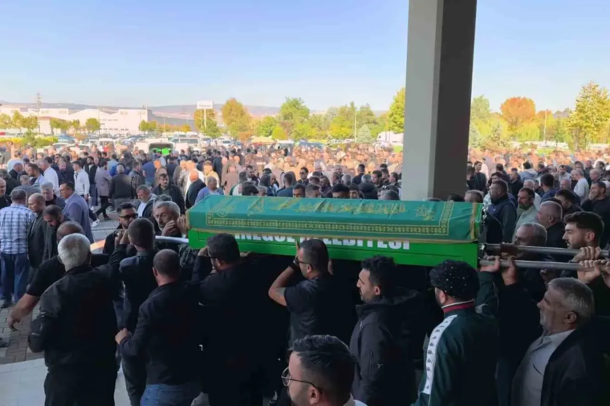 Bursa’da iş kazası sonrası hayatını kaybeden iş yeri sahibi son yolculuğuna uğurlandı