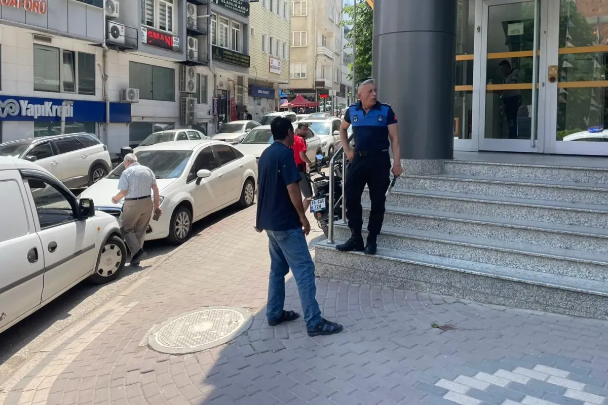 Kurumlardan "Çocuğum hasta" diyerek para toplayan şahsın eşinin üzerine kayıtlı 2 araç çıktı
