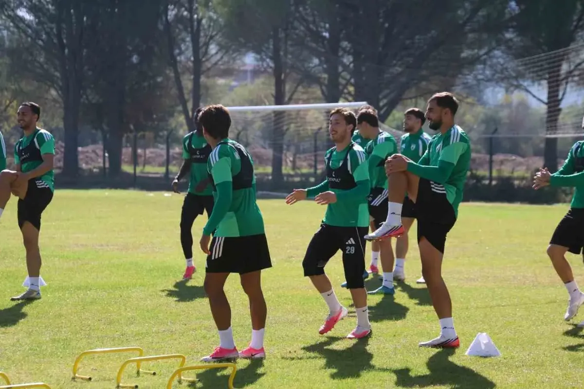 Yalçın Koşukavak: "İstanbulspor karşısında galibiyet umut ediyorum"