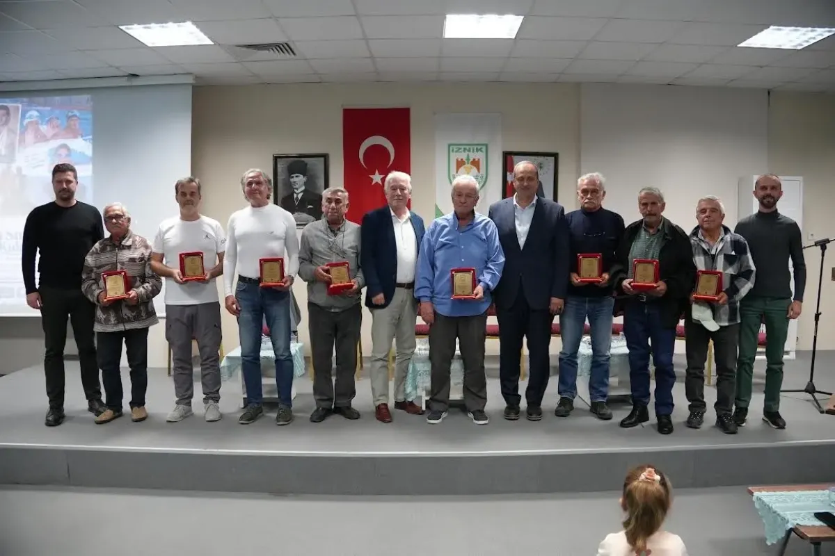 "Eski Sular Yeni Kulaçlar" İznik’te geçmiş ile geleceği aynı kulvarda buluşturdu