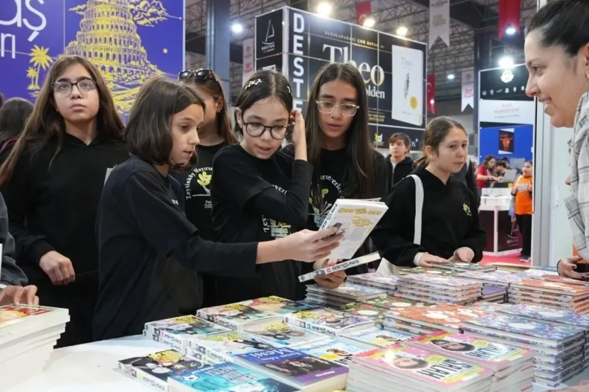 Denizli TÜYAP Kitap Fuarı’nda yazar yağmuru sürüyor