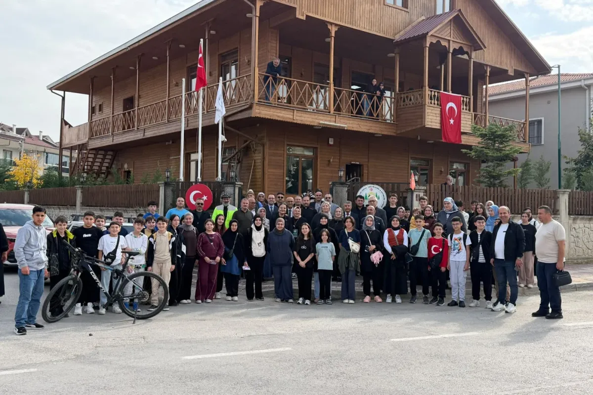 İnegöl Şavşatlılar Derneği’nden Öğrencilere Kahvaltılı Karşılama