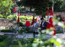 Başkan Vekili Şahin Biba’dan şehitlik, esnaf ve itfaiye ziyareti