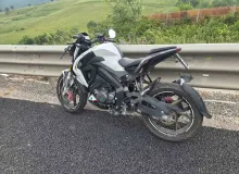 Motosiklet virajda savruldu sürücü ağır yaralı
