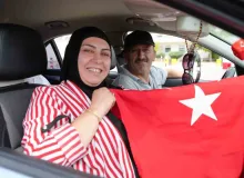 Kapıkule’den yurda giriş yapan gurbetçiler: "Bayrağı görünce bütün yorgunluğumuz geçiyor"