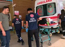 Otomobil bariyerlere çarptı: 5 yaralı