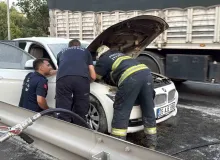 Sanayiden 10 dakika önce aldığı otomobili yandı