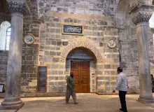 Trabzon Ayasofya hat yazıları ile bezendi