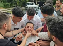 Bursa’da asırlık düğün geleneği: 200 metreyi 4 saatte geçtiler