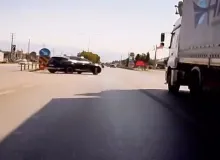 Kırmızı ışık ihlali yapan cipe motosiklet çarptı: Ölümden döndü