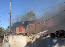 Bursa’da bir evde çıkan yangın çevredeki yapılara sıçradı