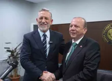 Burkay’dan yeni başkan Matlı’ya tebrik: "Allah yar ve yardımcısı olsun"