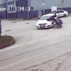 Kavşakta korkutan kaza!