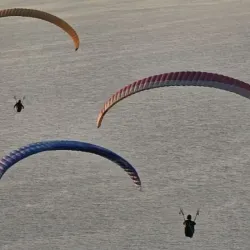 Yamaç paraşütü pilotları İnegöl’de gösteri uçuşu yapacak
