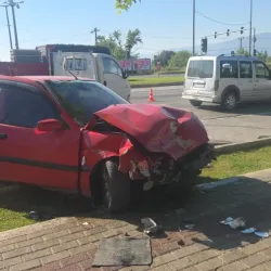 Kavşakta 4 araç birbirine girdi: 1 ölü 4 yaralı