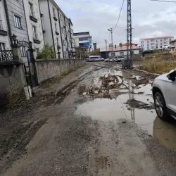 İnegöllüler dikkat! Bozuk yolda aracınız bozulduysa masraf cebinizden çıkmasın