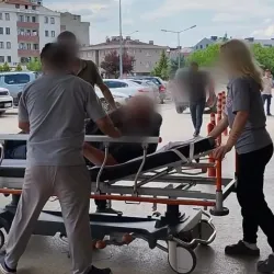 İnegöl'de bıçaklı kavga 1'i ağır 1'i polis 5 yaralı