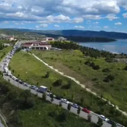Çekerek Millet Bahçesi bayram tatilinde yoğun ilgi gördü, araç kuyrukları oluştu