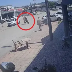 Araba hırsızına esnaftan meydan dayağı!