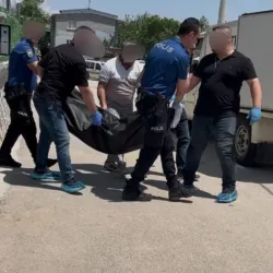 Bursa'da korkunç cinayet! Eşini çocuğunun gözü önünde defalarca bıçakladı
