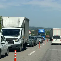 Bursa yolunda trafik kilitlendi! Araç kuyruğu metrelerce uzadı