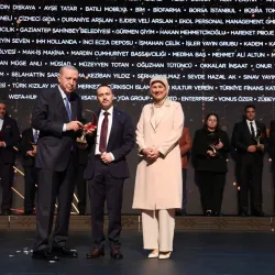İnegöllü İş İnsanı Ödülünü Cumhurbaşkanı Erdoğan’ın Elinden Aldı