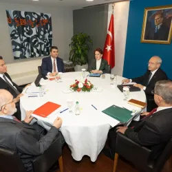 Kılıçdaroğlu CHP’de yeniden yapılanırken üç lideri sildi