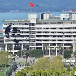 İzmir Büyükşehir Belediye Başkanı Cemil Tugay CHP üyeliğinden ayrıldı