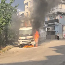 Bursa’da park halindeki kamyon alevlere teslim oldu