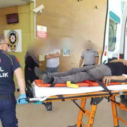 İnegöl'de pazarda feci kaza! Sürücü hastaneye kaldırıldı