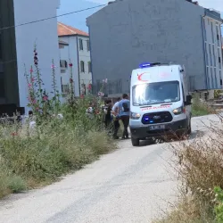 İnegöl'de inşaatta korku dolu anlar! 4 metreden yere çakıldı