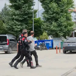 Polise Direndi, Gözaltına Alındı!