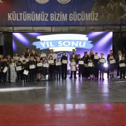 İnegöl'de Sanat Rüzgarı Esti! Diva Sanat Yıl Sonu Gösterisi Büyük Beğeni Topladı