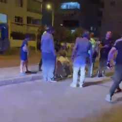 Jiletle genç kızın boynunu kesti!